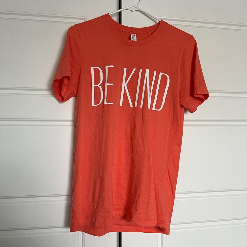 Be Kind coral colored tee